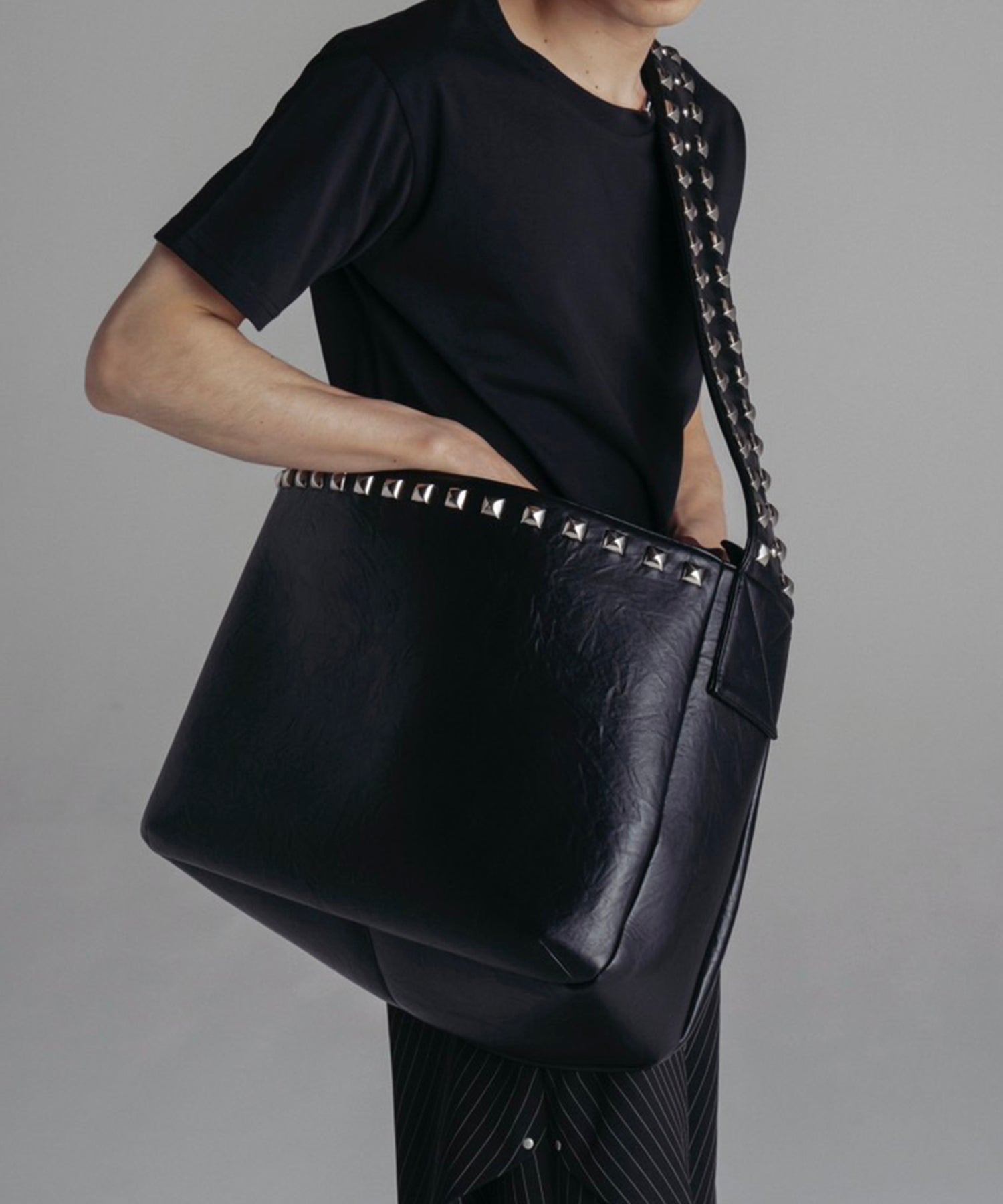 Studded TASUKI Shoulder Bag(Black)