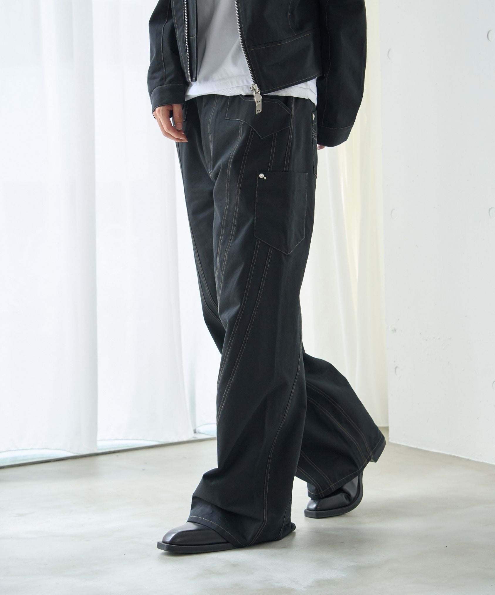 Frame Curved Pants (BLACK)