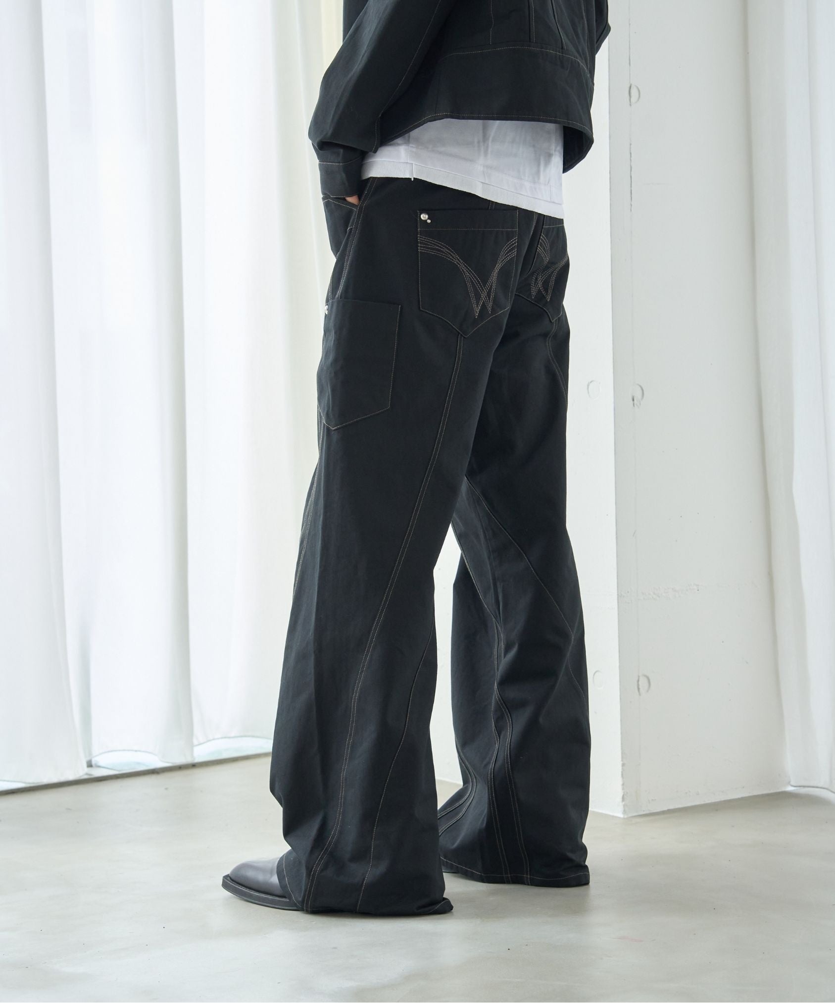 Frame Curved Pants (BLACK)