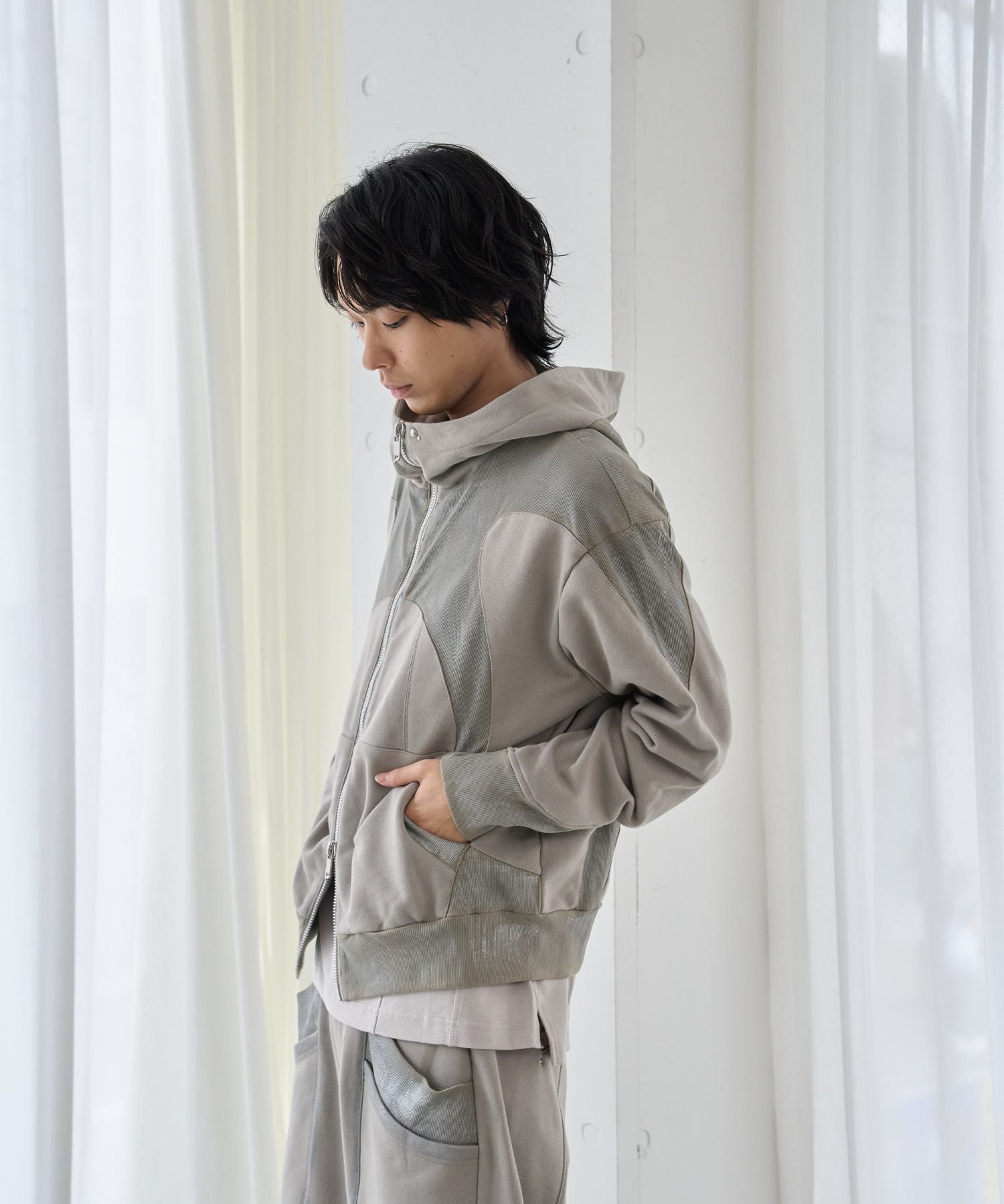 LINEAR PANEL HOODIE (GRAY)