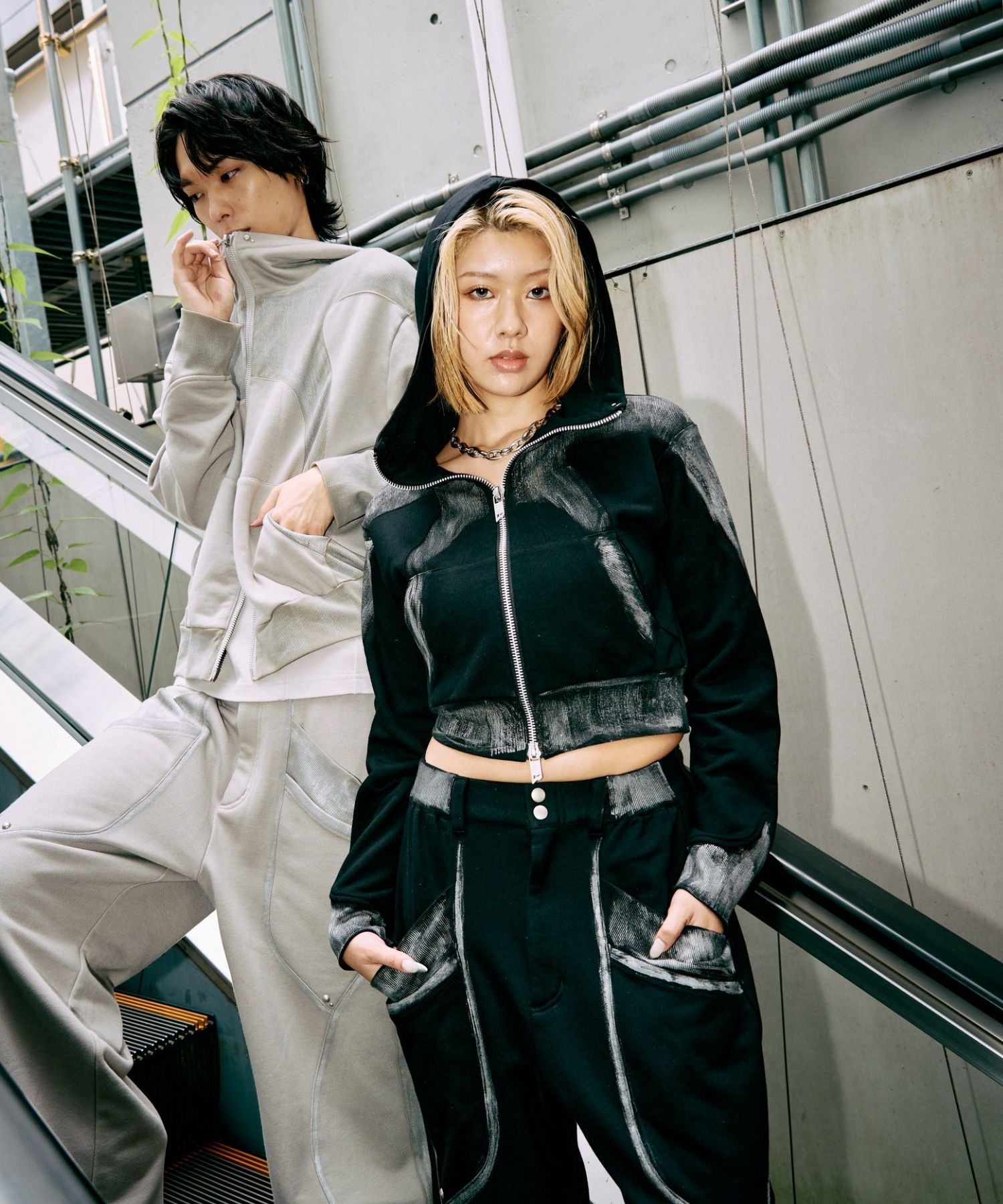 LINEAR PANEL HOODIE (GRAY)