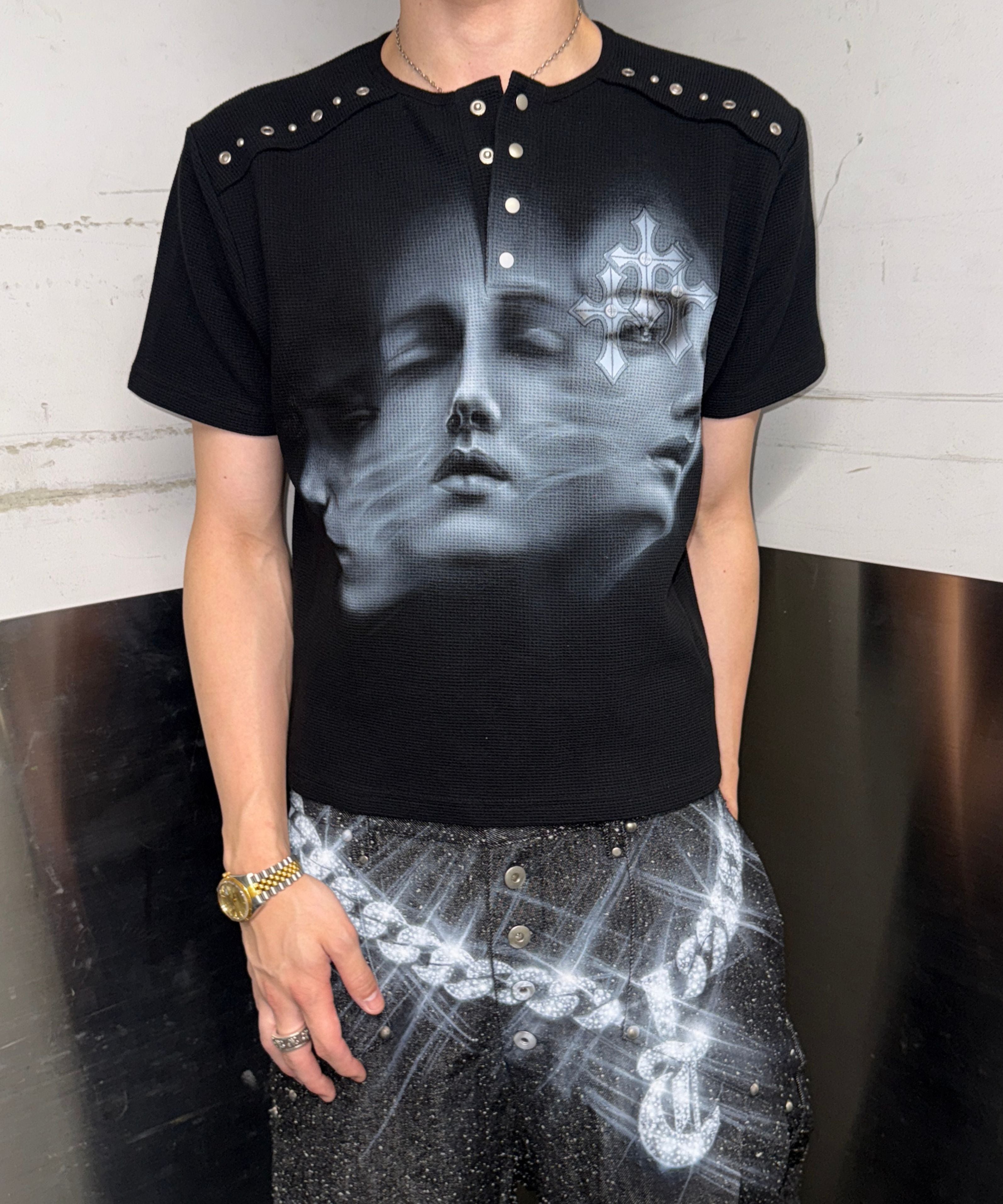 〈VI E DIT × Kenshiro〉Ex. Cross patch stud rib Tee