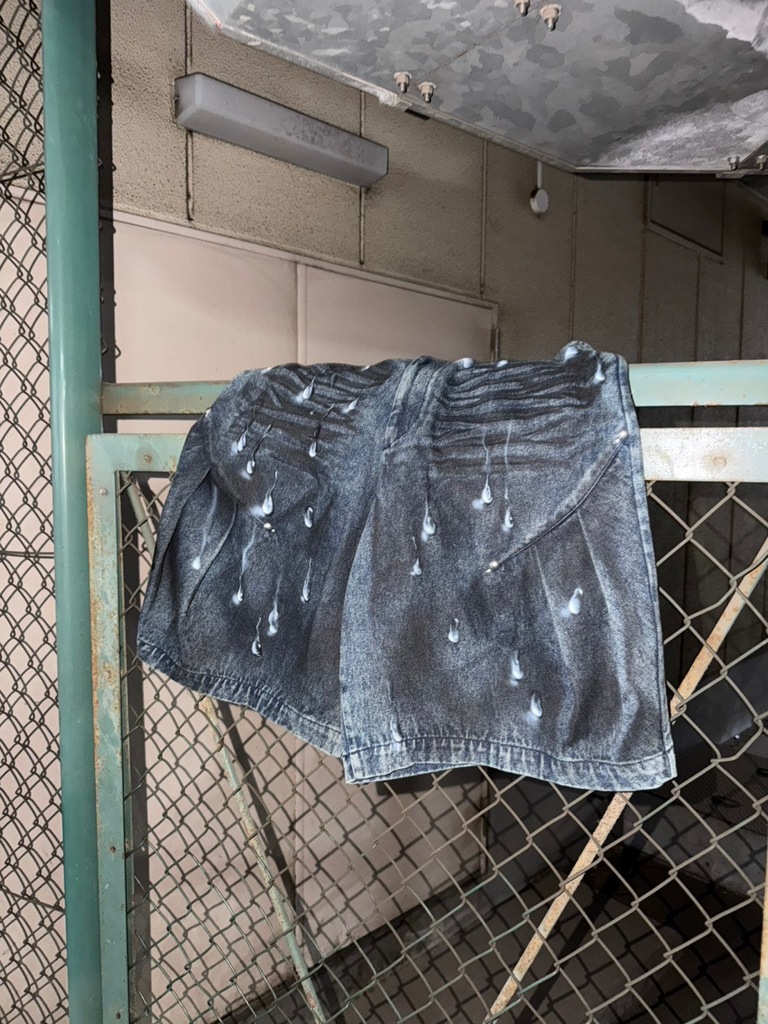 〈VI E DIT × Kenshiro〉Crushed Bleach Denim Pants