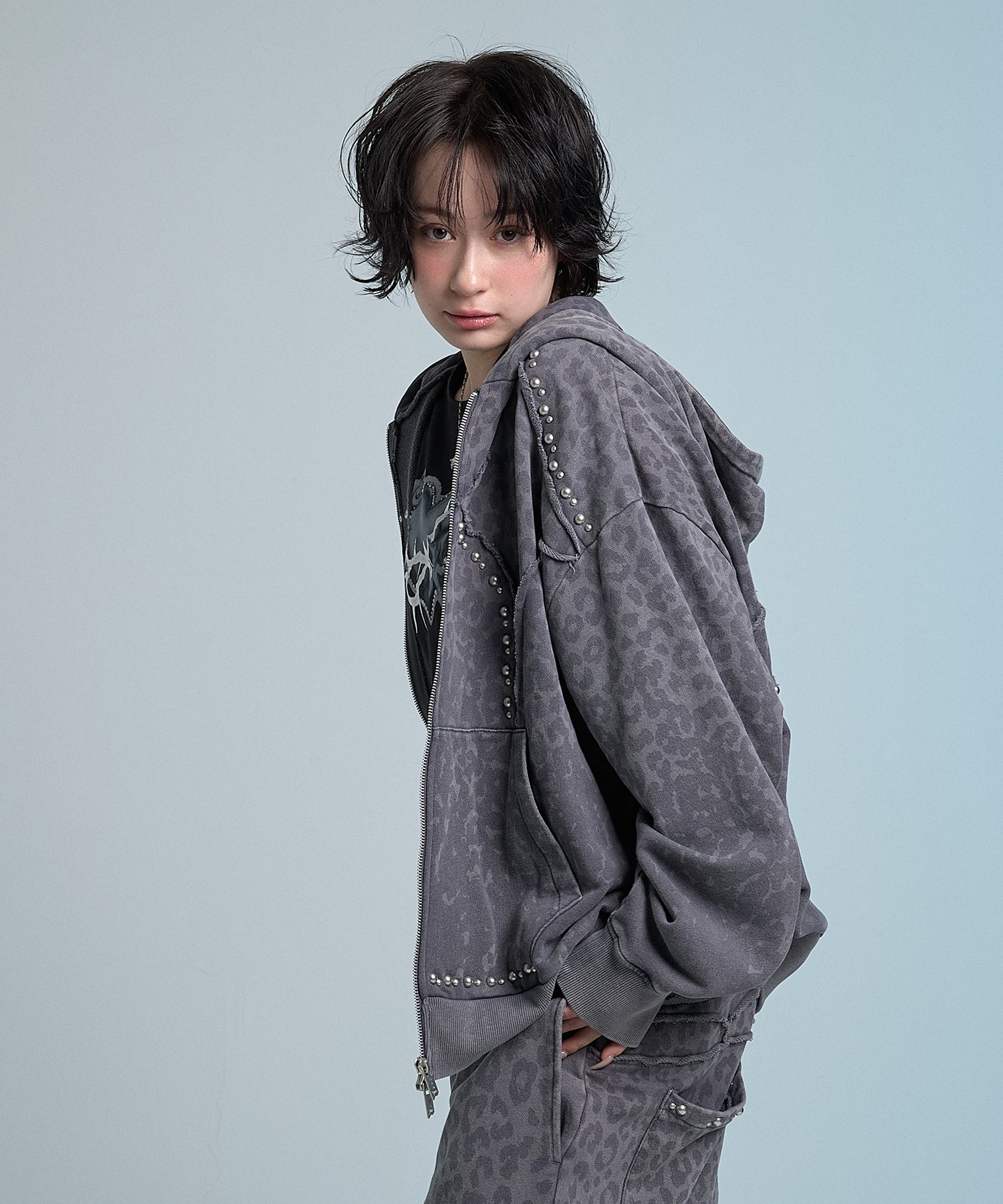 Stud Bleach Leopard Zip Hoodie (Gray)