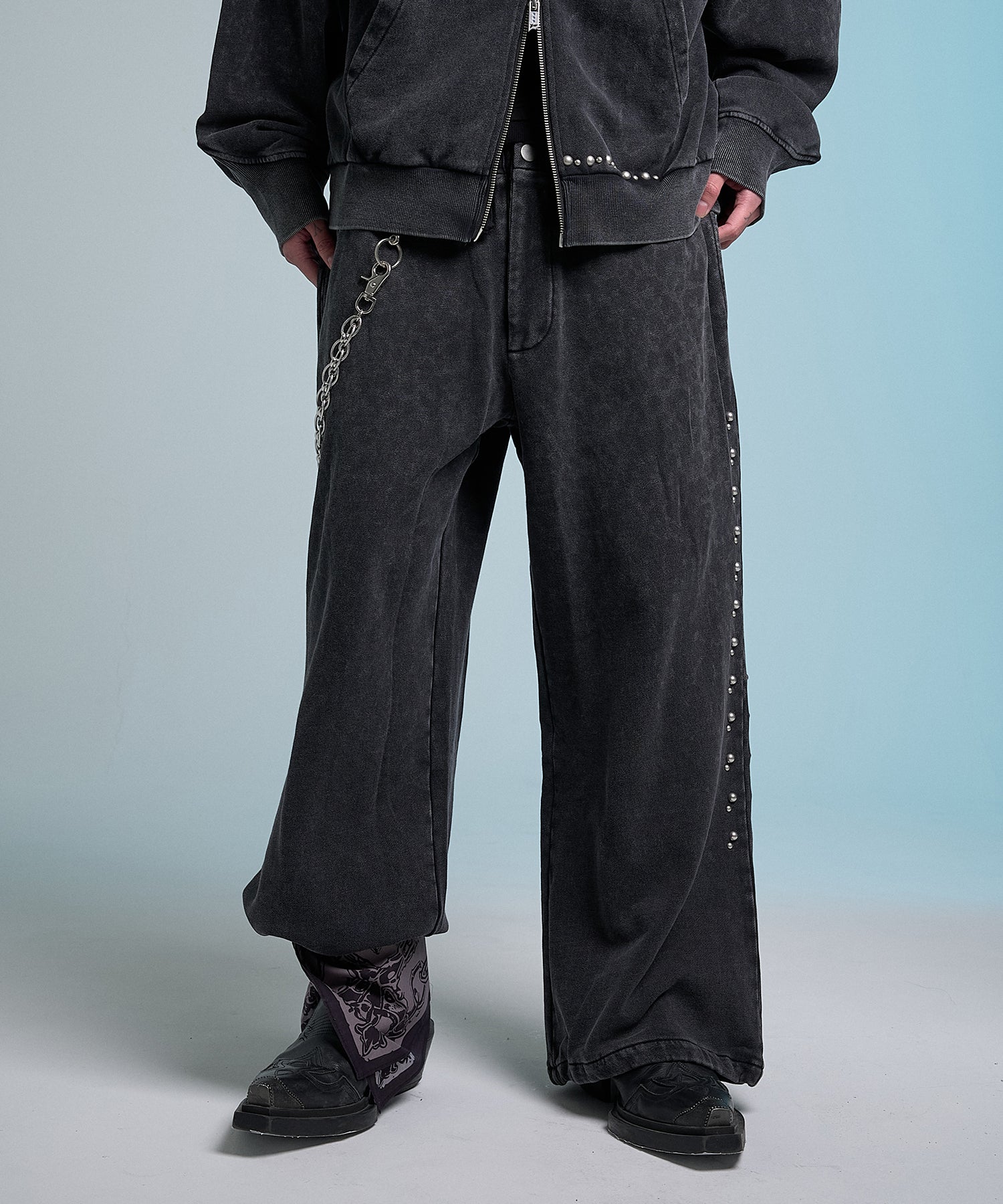 Stud Bleach Leopard Sweat Pants (Black)