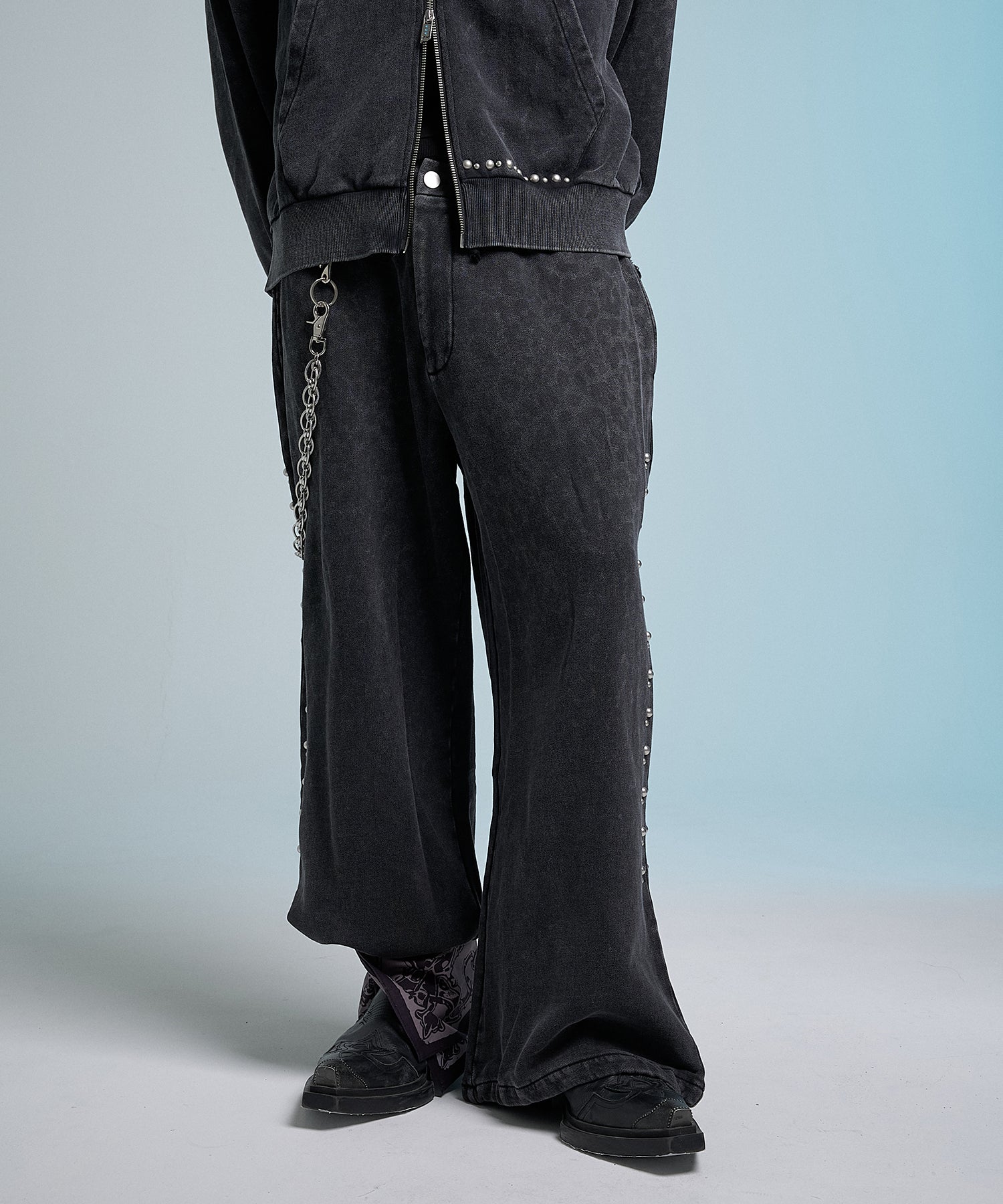 Stud Bleach Leopard Sweat Pants (Black)